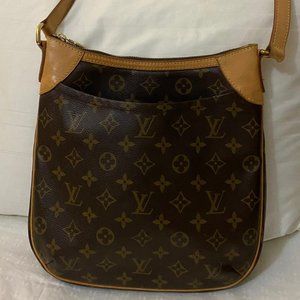 100% Authentic Vintage Louis Vuitton Shoulder bag